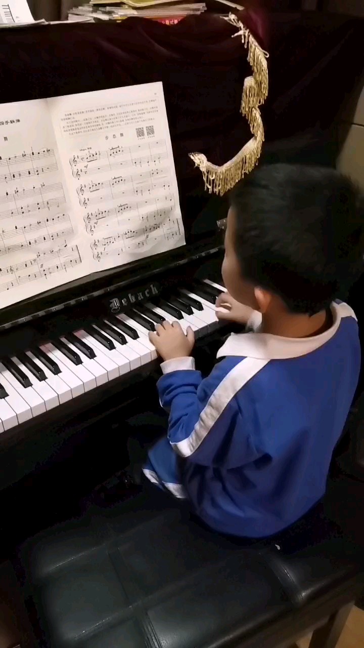 第一次和第二次都弹错了，这是第三次才谈对的