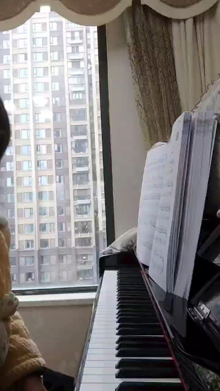 真的觉得这首歌特别适合多云的时候弹૧(●´৺`●)૭那一天的河川