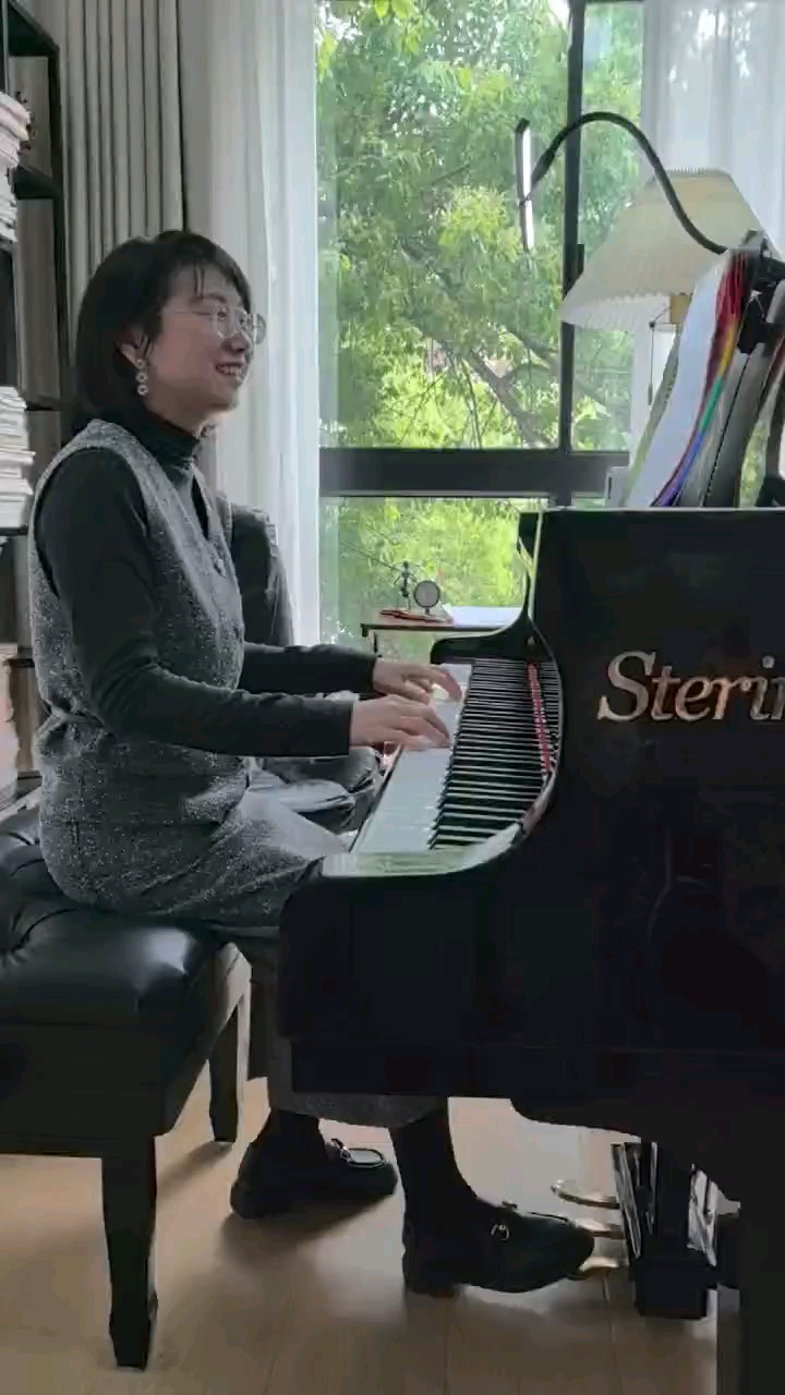 学习的第一首钢琴谱