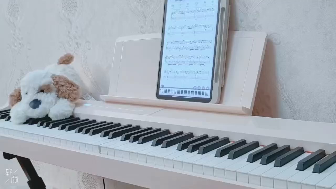 我弟弟才一岁他在那里叫哥哥姐姐们轻喷