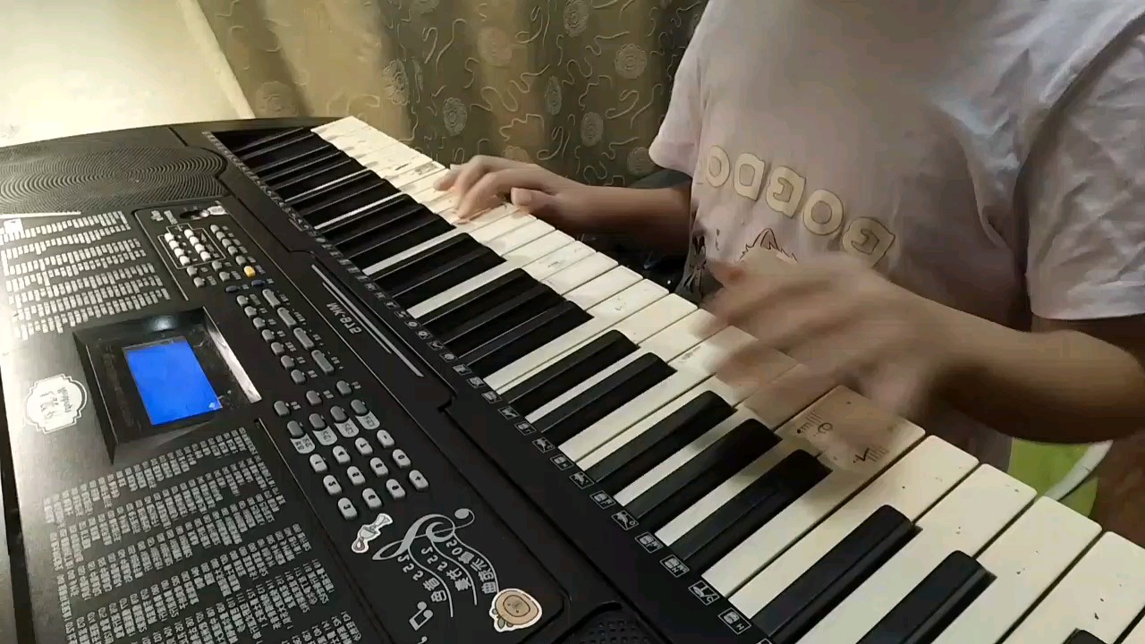 自学的，指法不对，弹的不是很好，不好听，求勿喷🥺🙏🏻