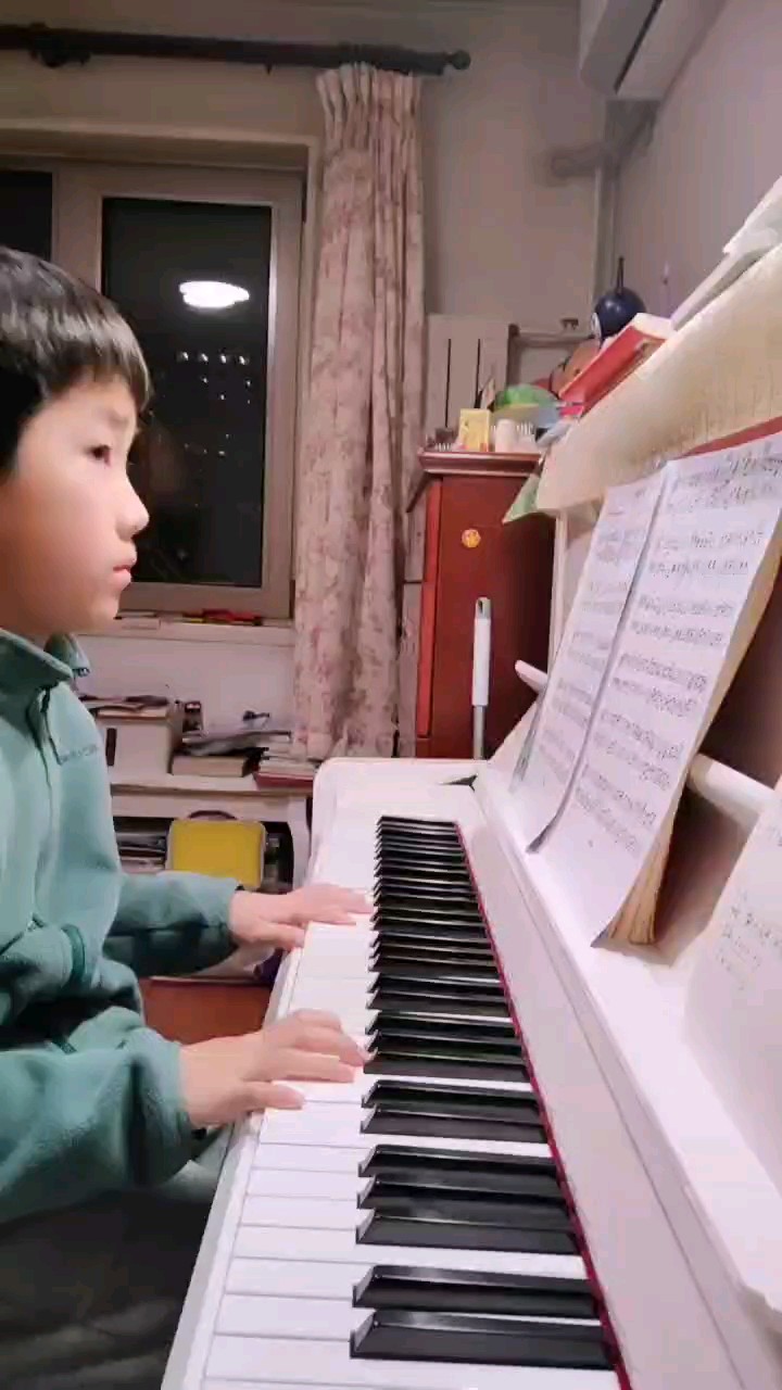 好久不弹复习一下，发现弹曲子折指