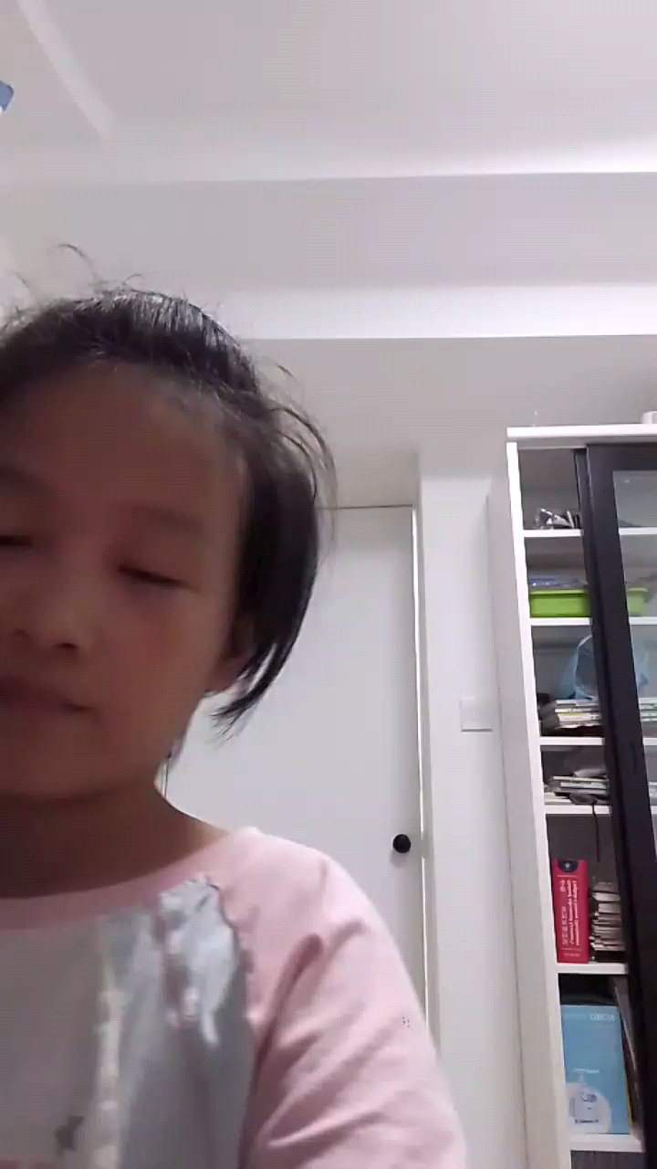 希望大家能给个小❤❤，还有小花花。