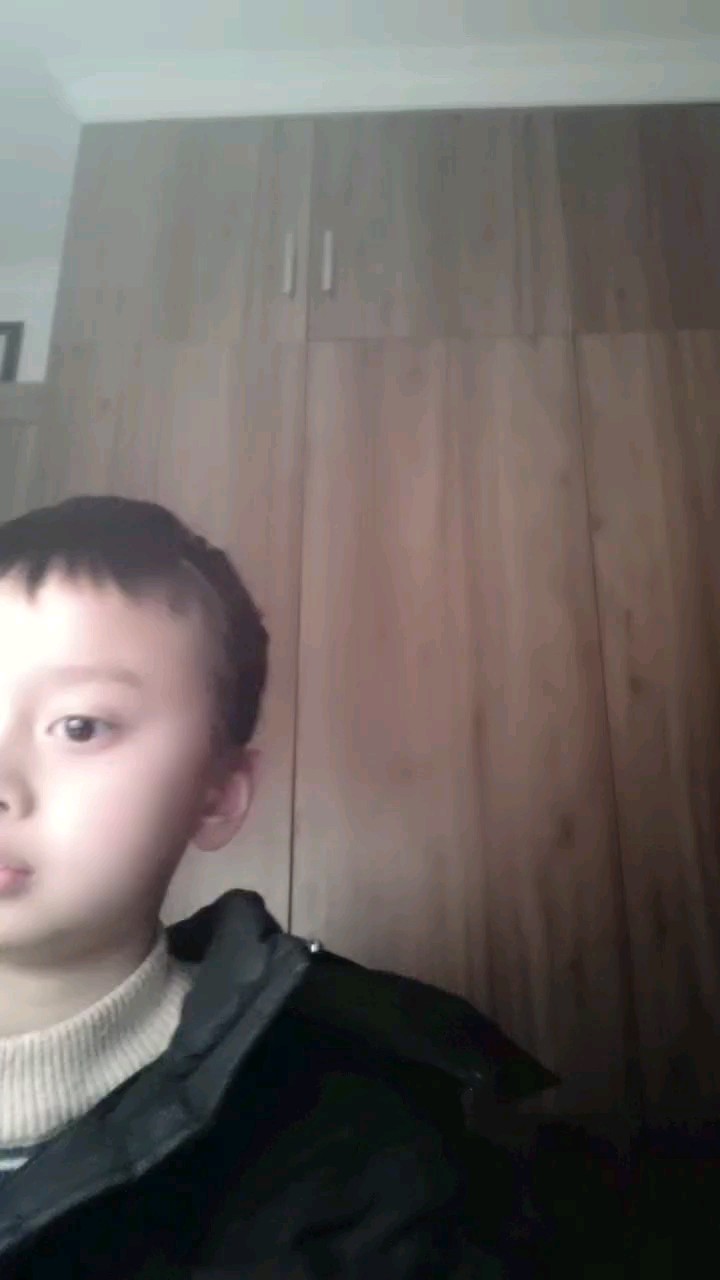 哦